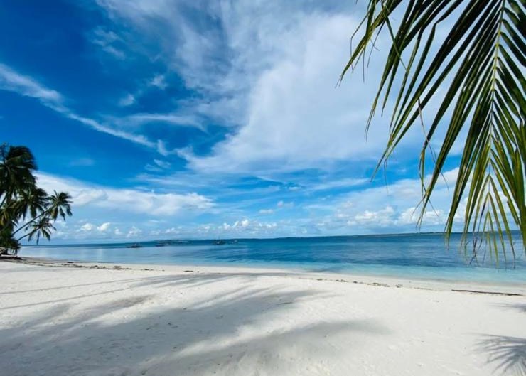 Plage et eaux turquoise à Balabac